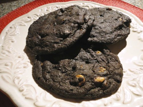 Chewy Chocolate Peanut Butter Chip Cookies | Basilmomma.com