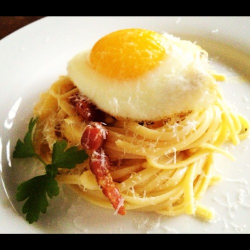 Linguine Carbonara with a Fried Egg - Get the recipe on basilmomma.com