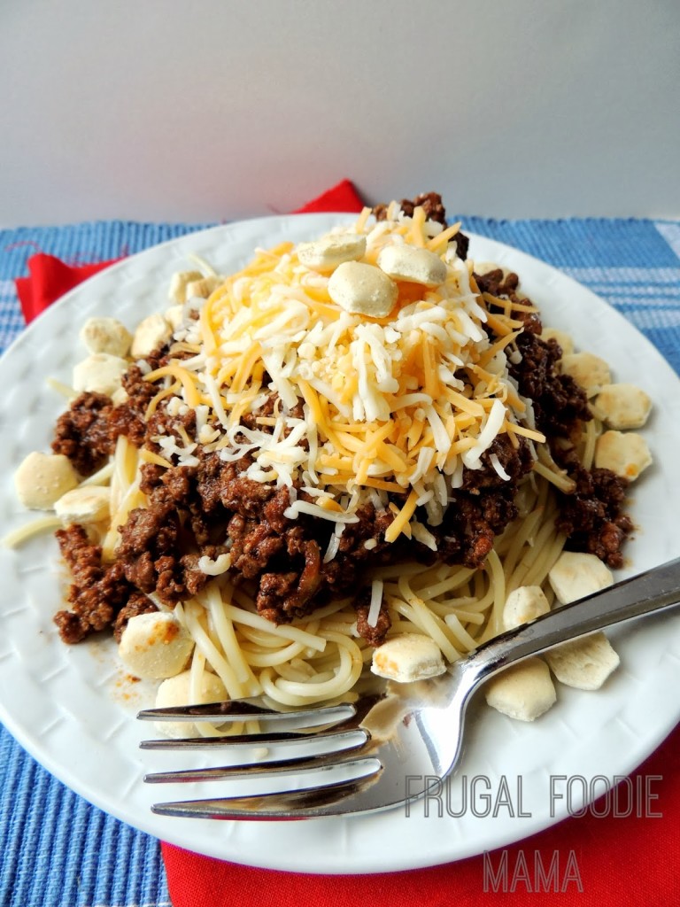 3-Way Chili from Frugal Foodie Mama - This is one of the FUN ways to serve spaghetti!