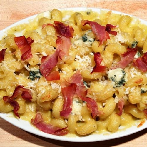 Bold Blue Cheesy mac, macaroni and cheese, mac and cheese, or hot cheese. What do you call it? There are so many names for the family friendly comfort food! | basilmomma.com