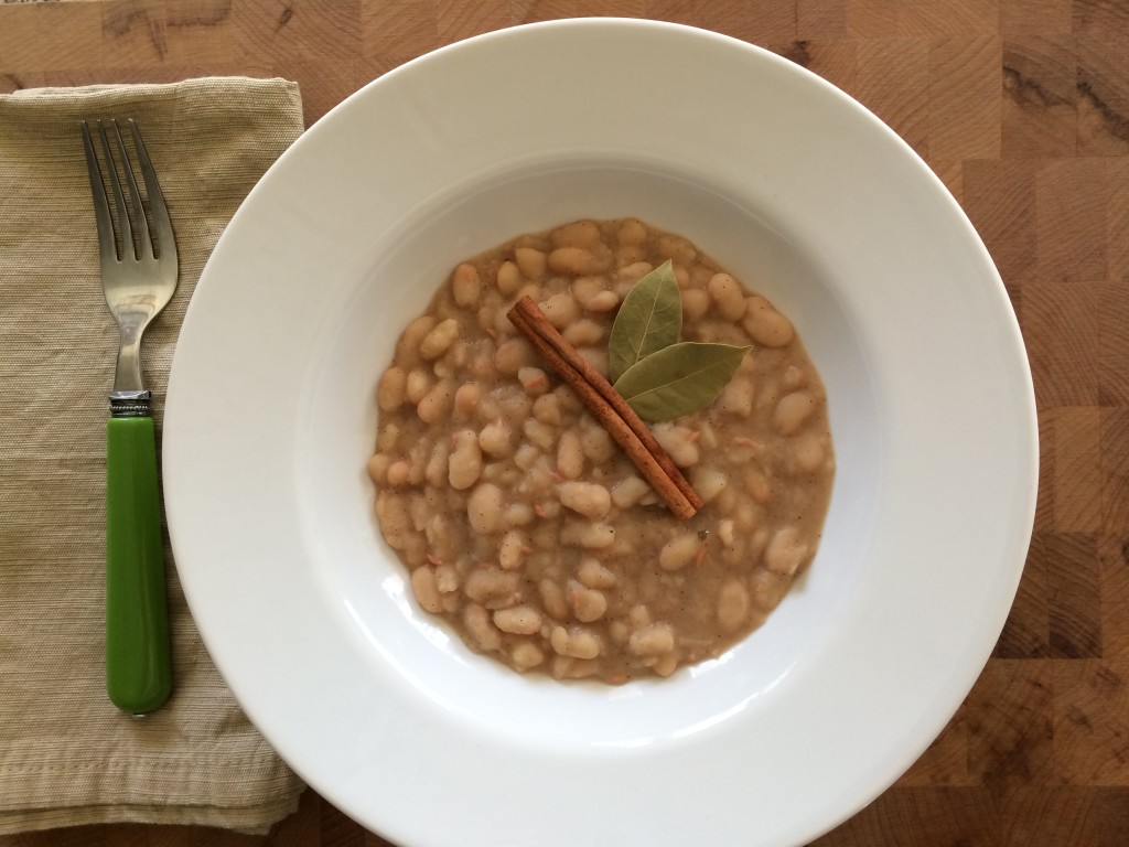 Slow Cooker Cinnamon Spiced Great Northern Beans from Basilmomma.com