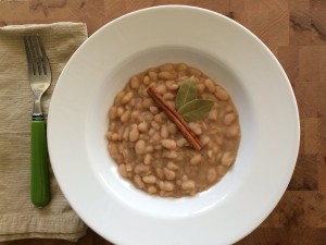 Slow Cooker Cinnamon Spiced Great Northern Beans from Hurst Beans