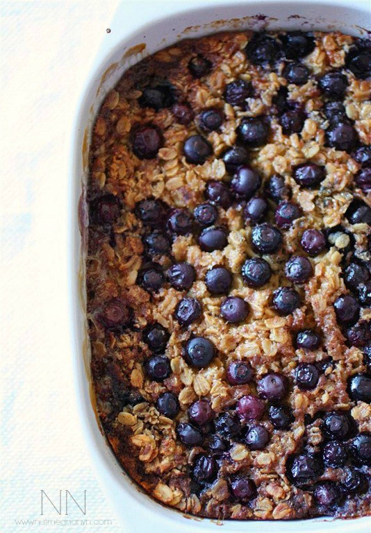 Make-ahead breakfast recipes: Baked blueberry oatmeal from @nutmegnanny