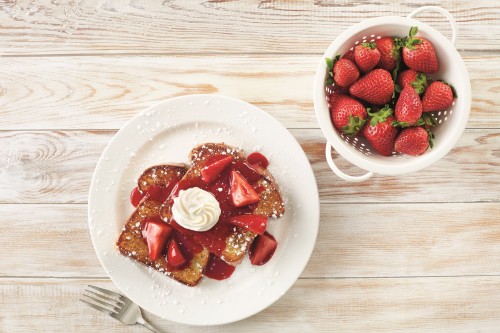 Bob Evans new summer menu features strawberry brioche French toast!