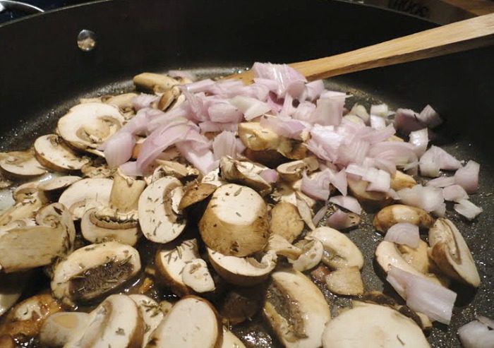 Baby portobello mushrooms and shallots